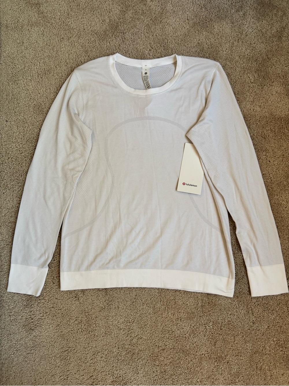 🤍 Lululemon Swiftly Relaxed Long Sleeve
Size 8 | White | NWT
